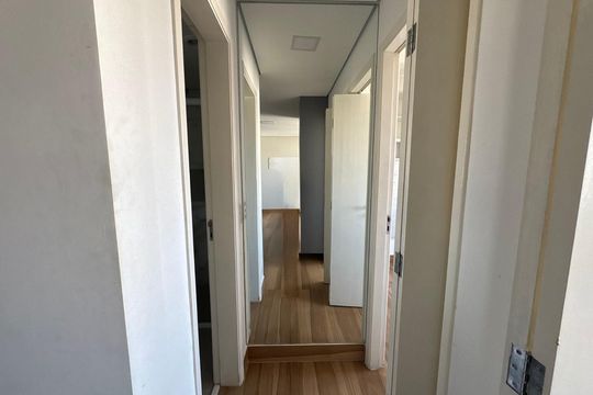 Corredor de apartamento à venda com 2 quartos, 42m² em Vila California, São Paulo