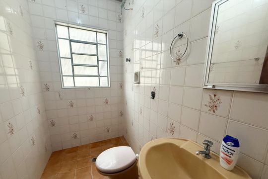 Banheiro de casa à venda com 4 quartos, 185m² em Chácara São João, São Paulo