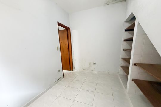 Quarto de Serviço de casa à venda com 4 quartos, 185m² em Chácara São João, São Paulo