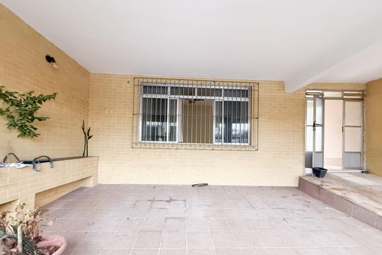 Garagem de casa à venda com 4 quartos, 185m² em Chácara São João, São Paulo