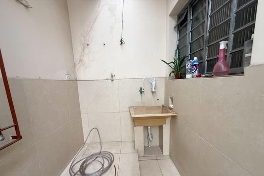 Área de serviço de casa à venda com 4 quartos, 185m² em Chácara São João, São Paulo
