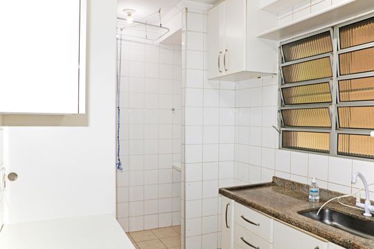 Cozinha de apartamento para alugar com 2 quartos, 60m² em Dos Ortizes, Valinhos