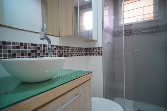 Banheiro Corredor de apartamento para alugar com 2 quartos, 54m² em Morro Santana, Porto Alegre
