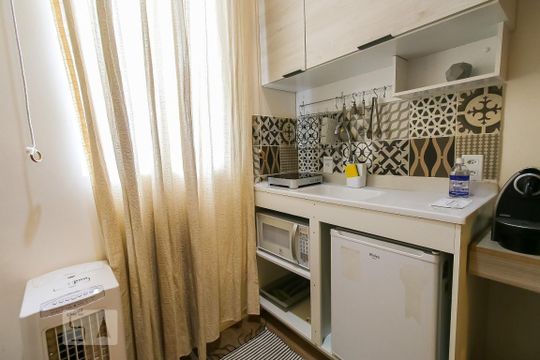 Cozinha de apartamento para alugar com 1 quarto, 30m² em Vila Gertrudes, São Paulo