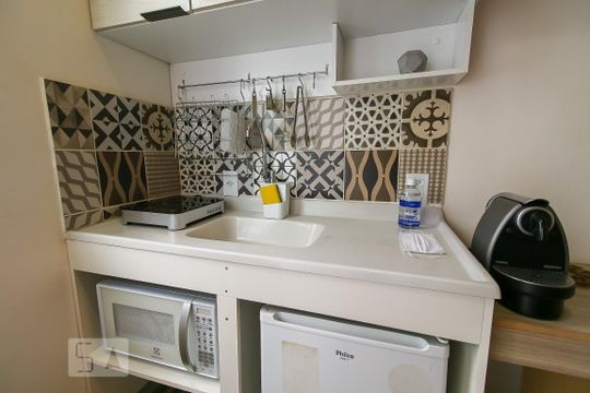 Cozinha de apartamento para alugar com 1 quarto, 30m² em Vila Gertrudes, São Paulo