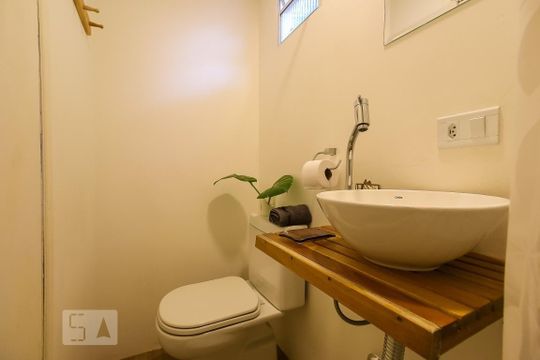 Banheiro de apartamento para alugar com 1 quarto, 30m² em Vila Gertrudes, São Paulo