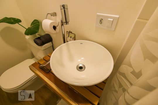 Banheiro de apartamento para alugar com 1 quarto, 30m² em Vila Gertrudes, São Paulo