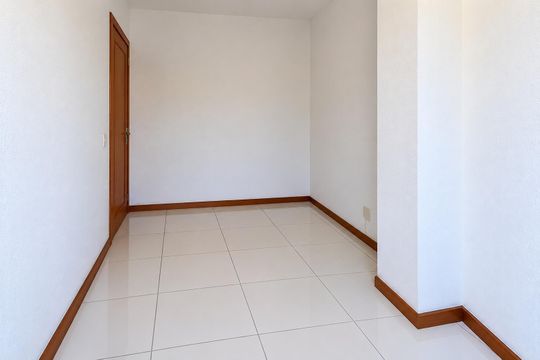 Quarto de Serviços de casa para alugar com 4 quartos, 750m² em Espírito Santo, Porto Alegre