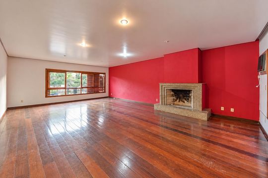 Casa para alugar com 4 quartos, 750m² em Espírito Santo, Porto Alegre