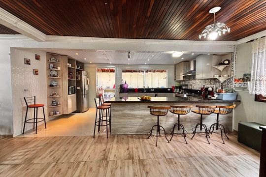 Cozinha  de casa para alugar com 2 quartos, 225m² em Nova Higienópolis, Carapicuíba