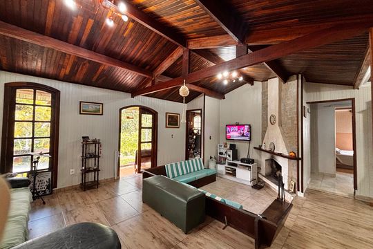 Casa para alugar com 2 quartos, 225m² em Nova Higienópolis, Carapicuíba