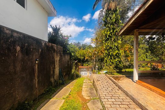 Garagem de casa para alugar com 2 quartos, 225m² em Nova Higienópolis, Carapicuíba