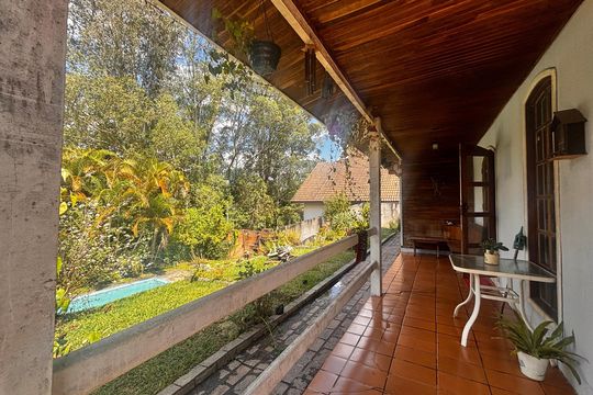 Varanda de casa para alugar com 2 quartos, 225m² em Nova Higienópolis, Carapicuíba