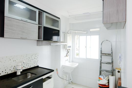 Cozinha de apartamento à venda com 2 quartos, 43m² em Jardim Cocaia, Guarulhos
