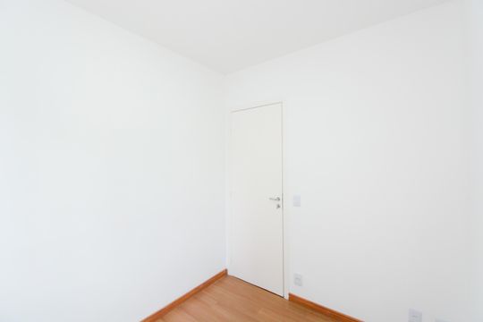 Quarto 1 de apartamento à venda com 2 quartos, 43m² em Jardim Cocaia, Guarulhos