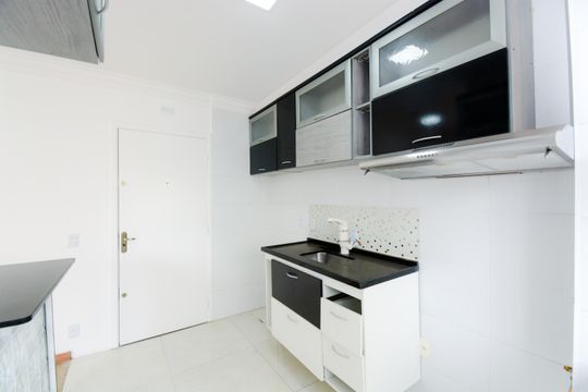 Cozinha de apartamento à venda com 2 quartos, 43m² em Jardim Cocaia, Guarulhos