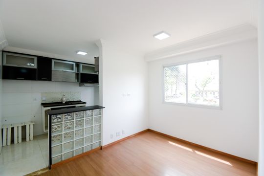 Sala de apartamento à venda com 2 quartos, 43m² em Jardim Cocaia, Guarulhos