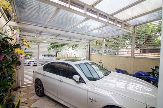 Garagem de casa à venda com 4 quartos, 150m² em Jardim Caravelas, São Paulo