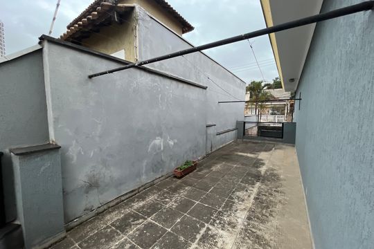 Quintal do Quarto 2 de casa à venda com 3 quartos, 181m² em Chácara Inglesa, São Paulo