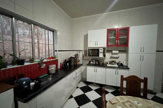 Cozinha de casa à venda com 3 quartos, 181m² em Chácara Inglesa, São Paulo