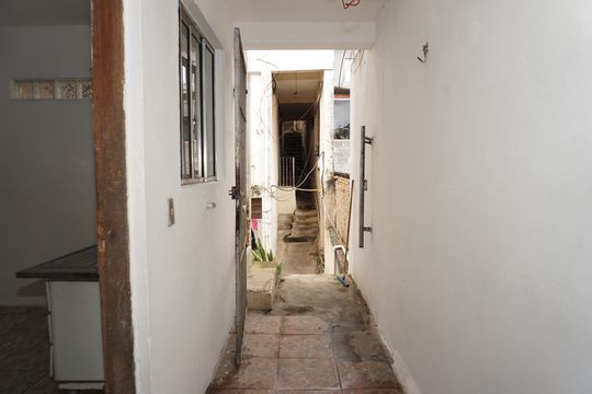 Área externa de kitnet/studio para alugar com 1 quarto, 4m² em Parque Fernanda, Embu das Artes