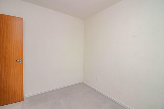 Quarto 2 de apartamento para alugar com 2 quartos, 42m² em Rubem Berta, Porto Alegre