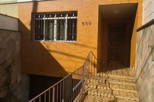 Fachada de casa à venda com 3 quartos, 134m² em Vila Guilherme, São Paulo