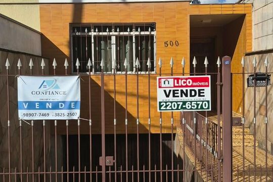 Fachada de casa à venda com 3 quartos, 134m² em Vila Guilherme, São Paulo