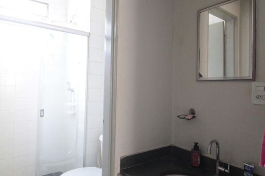 Banheiro Social de apartamento para alugar com 3 quartos, 65m² em Serrano, Belo Horizonte