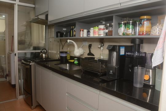 Cozinha de apartamento à venda com 2 quartos, 58m² em Vila Alpina, São Paulo