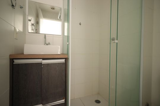 Banheiro de apartamento para alugar com 2 quartos, 45m² em Rp3 (regiões de Planejamento), Santo André