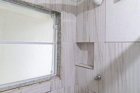Banheiro de apartamento para alugar com 2 quartos, 90m² em Vila Americana, São Paulo