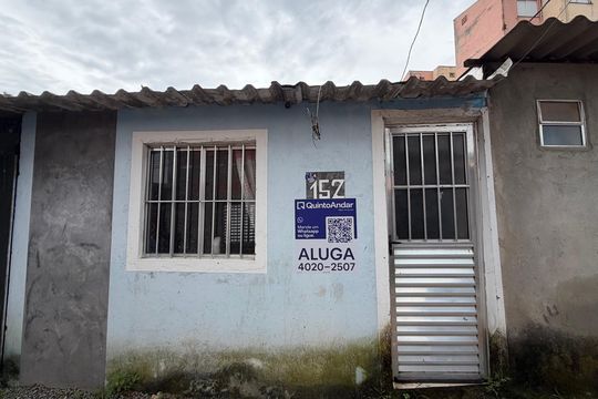 Casa para alugar com 1 quarto, 8m² em Jardim Tonato, Carapicuíba