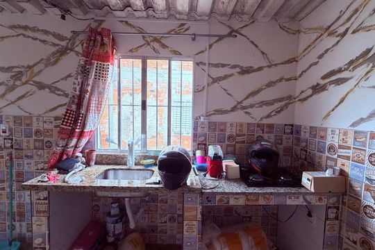 Casa para alugar com 1 quarto, 8m² em Jardim Tonato, Carapicuíba