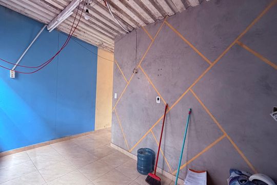 Casa para alugar com 1 quarto, 8m² em Jardim Tonato, Carapicuíba