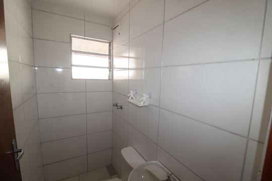 Banheiro de casa para alugar com 1 quarto, 70m² em Parque Peruche, São Paulo