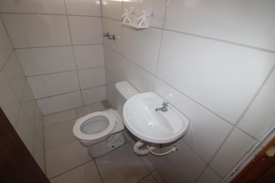 Banheiro de casa para alugar com 1 quarto, 70m² em Parque Peruche, São Paulo