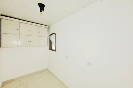 Quarto 1 de casa para alugar com 1 quarto, 40m² em Vila Carmosina, São Paulo