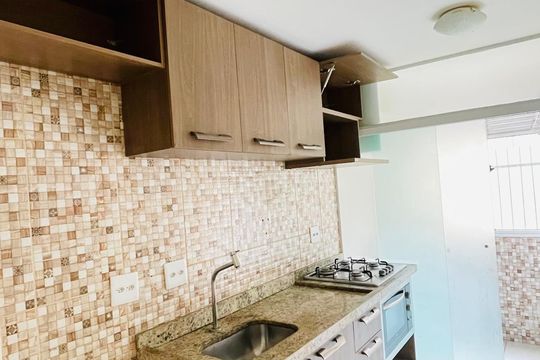 Cozinha de apartamento para alugar com 2 quartos, 47m² em Jardim Isis, Cotia