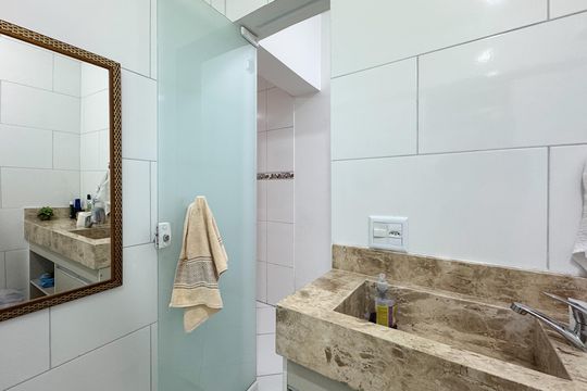 Banheiro Social 1 de casa para alugar com 3 quartos, 80m² em Jardim Cantareira, São Bernardo do Campo