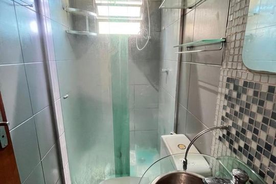 Banheiro de apartamento para alugar com 2 quartos, 50m² em Parque Munhoz, São Paulo