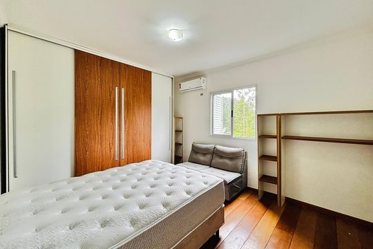 Suíte 3 de casa de condomínio para alugar com 5 quartos, 400m² em Tamboré, Santana de Parnaíba