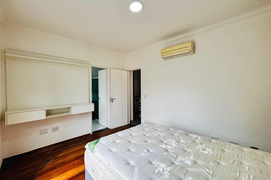 Suíte 1 de casa de condomínio para alugar com 5 quartos, 400m² em Tamboré, Santana de Parnaíba