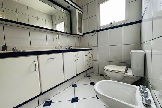 Casa de Condomínio para alugar com 5 quartos, 400m² em Tamboré, Santana de Parnaíba