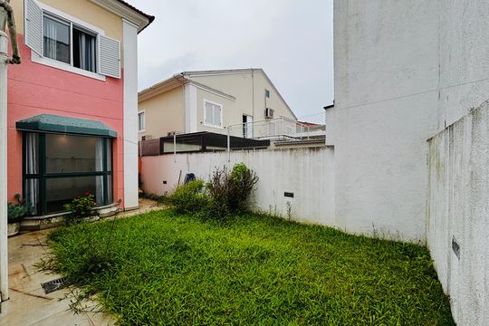 Quintal  de casa de condomínio para alugar com 4 quartos, 200m² em Tamboré, Santana de Parnaíba
