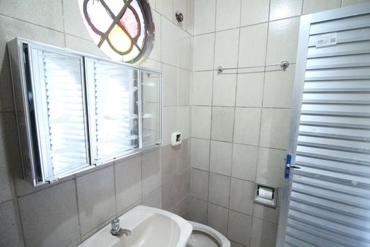 Banheiro de casa para alugar com 1 quarto, 120m² em Riacho das Pedras, Contagem