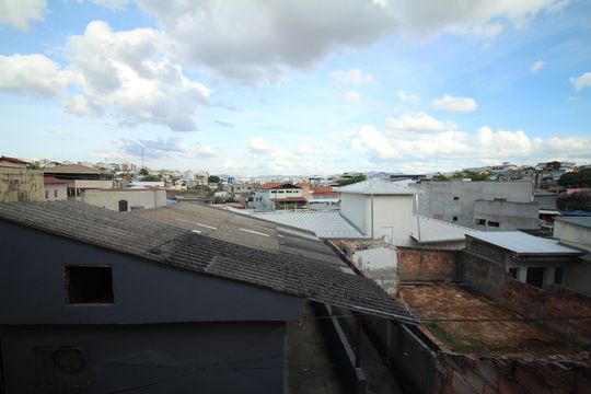 Quintal de casa para alugar com 1 quarto, 120m² em Riacho das Pedras, Contagem