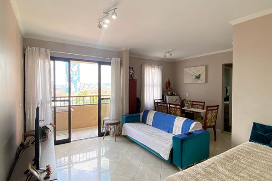 Apartamento à venda com 2 quartos, 72m² em Jardim Adriana, Osasco