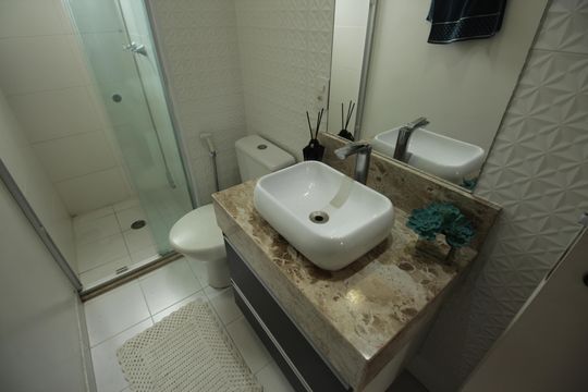 Banheiro de apartamento para alugar com 2 quartos, 63m² em Macuco, Santos