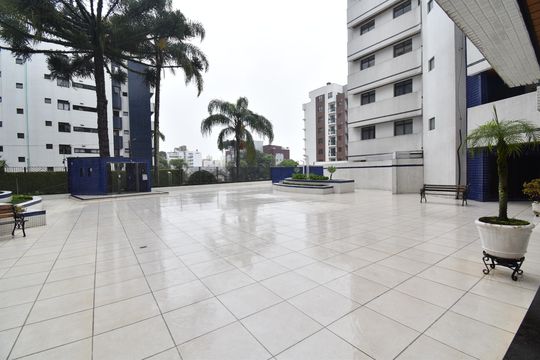 Área comum de apartamento à venda com 3 quartos, 123m² em Água Verde, Curitiba
